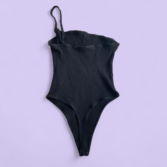 Me to We One Shoulder Ribbed Black Bodysuit - Picture 3 of 5